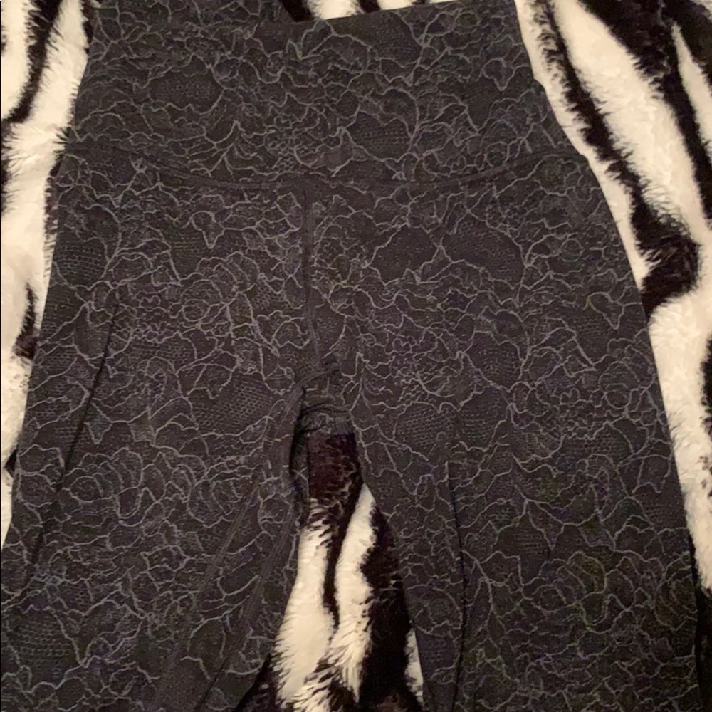 - Lululemon(Align) leggings